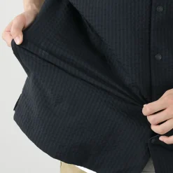 AND WANDER / Dry Soft Seersucker Short Sleeve Shirt