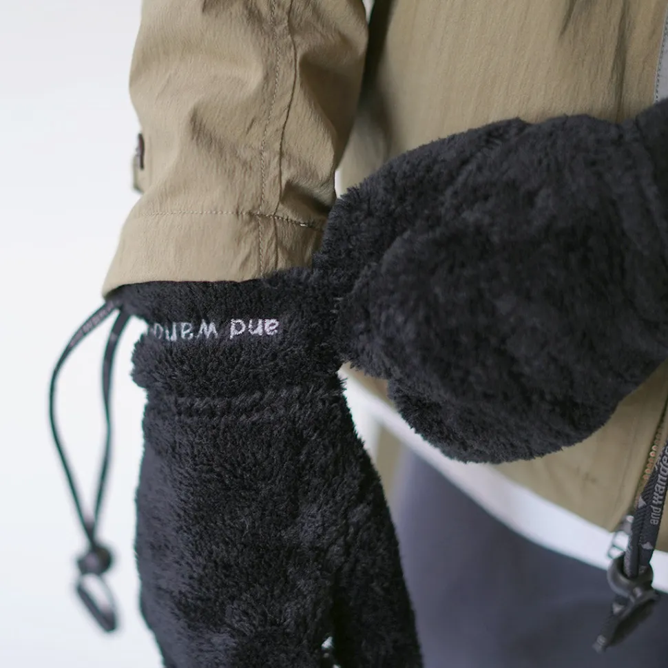 AND WANDER / High-Loft Fleece Gloves
