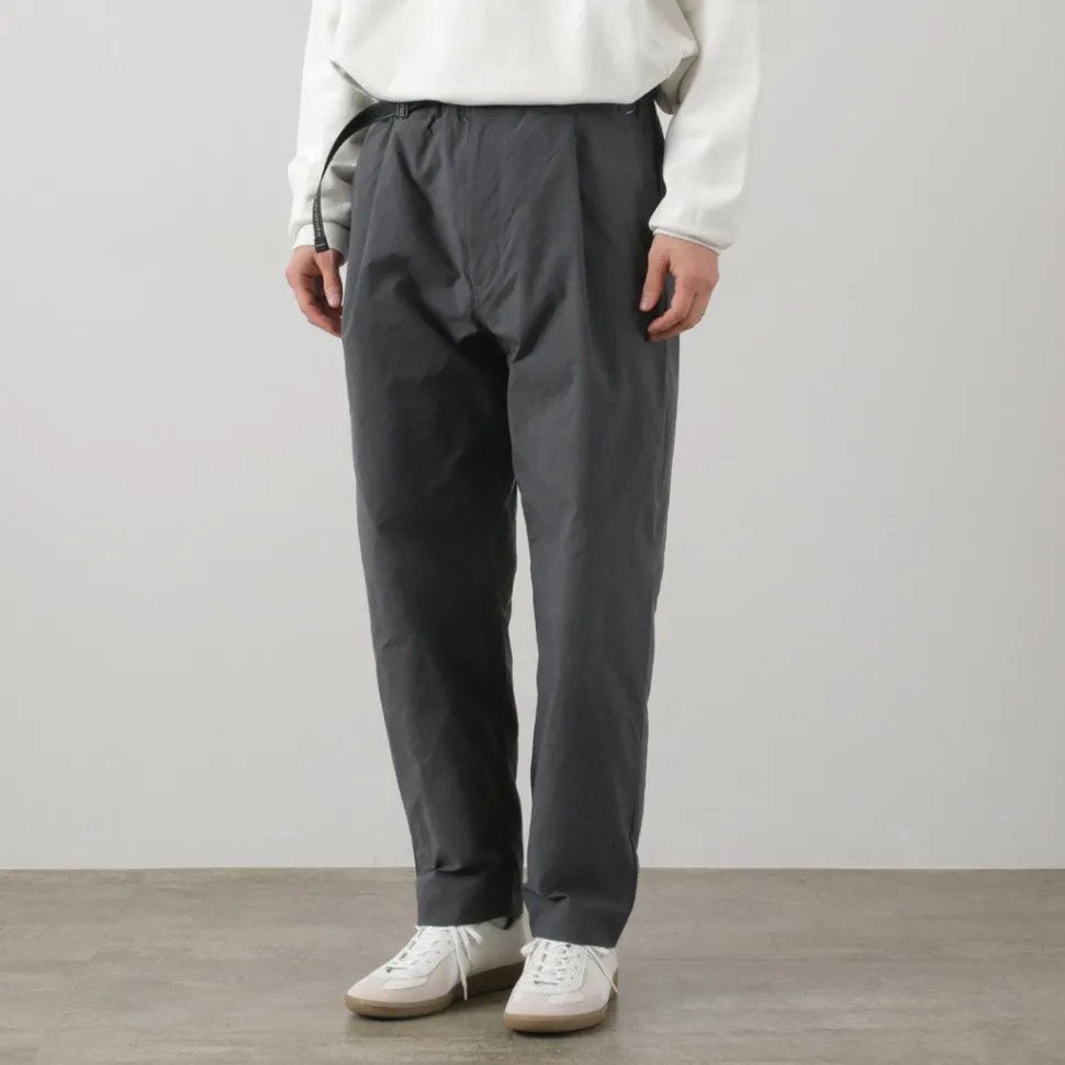 AND WANDER / Nylon Chino Tucked Tapered Pants