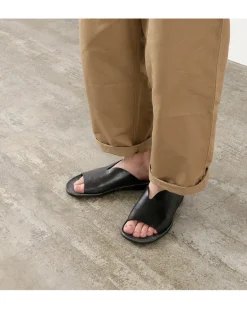 BRADOR / Leather Sandals