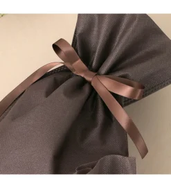 Haku Clothing / Wrapping