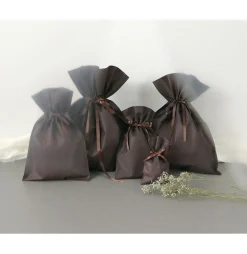 Haku Clothing / Wrapping