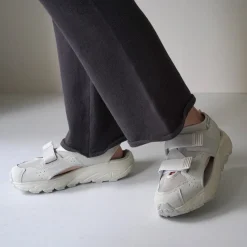 HI-TEC / East End Port Sandals