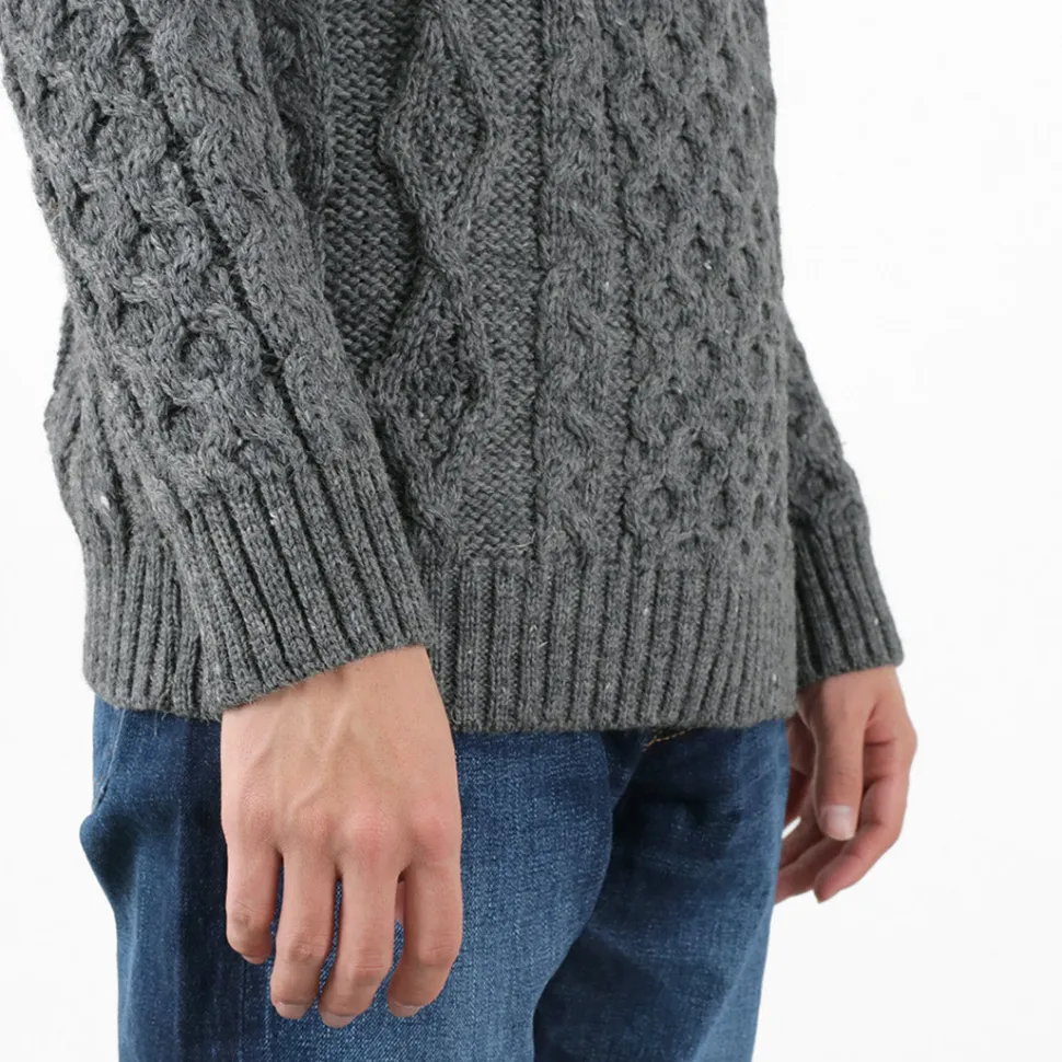 KERRY WOOLLEN MILLS / 5 gauge 3-ply aran cable crew neck heavy knit