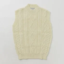 OLD DERBY KNITWEAR / Cable Turtle Slipover