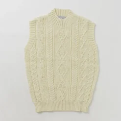 OLD DERBY KNITWEAR / Cable Turtle Slipover