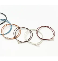 PHADUA / Leather choker necklace in Karen silver.