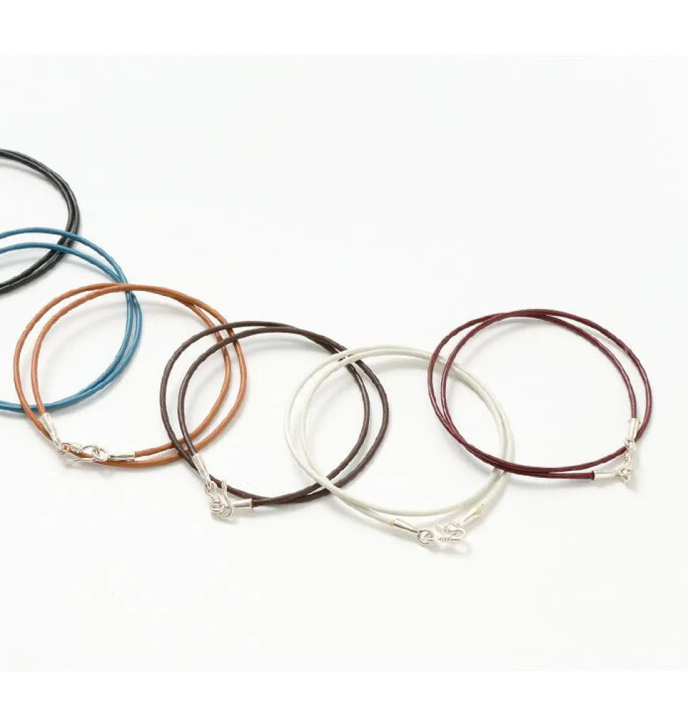 PHADUA / Leather choker necklace in Karen silver.