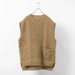 SLOW HANDS / Vegetable Dye Aran Drop Shoulder Knit Vest