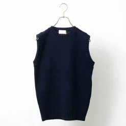 SOGLIA / LANDNOAH British Wool Crew Neck Knitted Vest