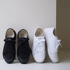 SPRING COURT / G2 Low Cut Canvas Sneakers