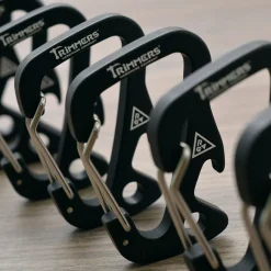 TRIMMERS × RAG / Shark tail carabiner